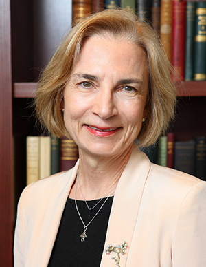 Patricia Finn, dottoressa