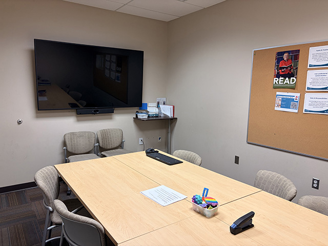 Debrief Room (Small)